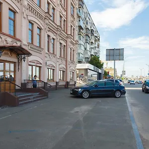 https://stylish-apartment-on-podol.hotels-of-kiev.com