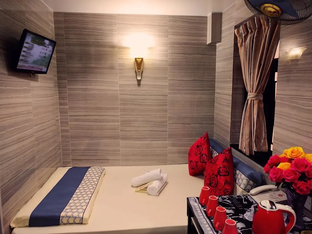 Manila Hotel -Hostel Block D Гонконг Гостевой дом