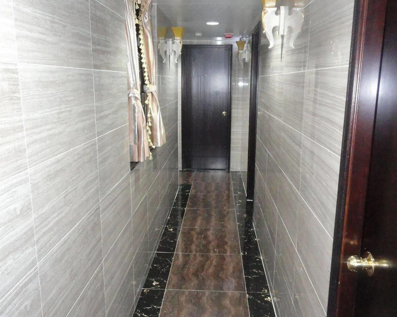 Manila Hotel -Hostel Block D Гонконг Гостевой дом
